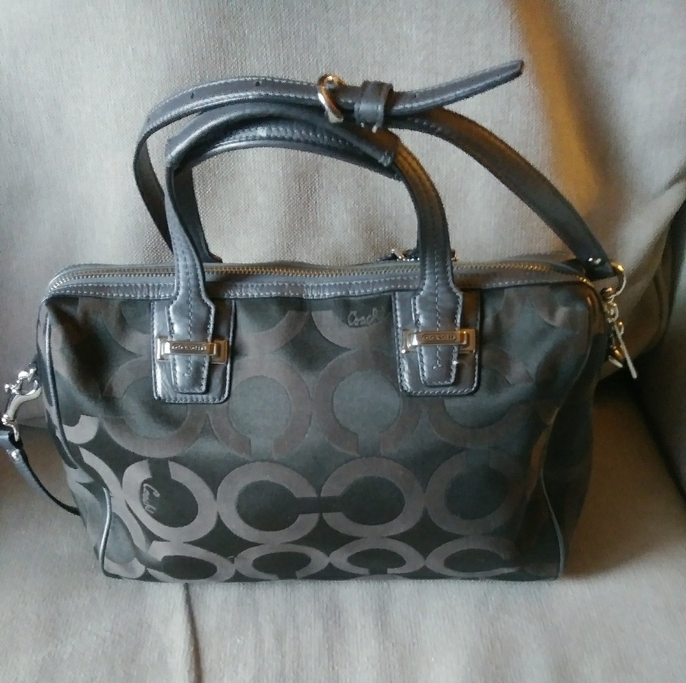 Gorgeous near New coach signature bag